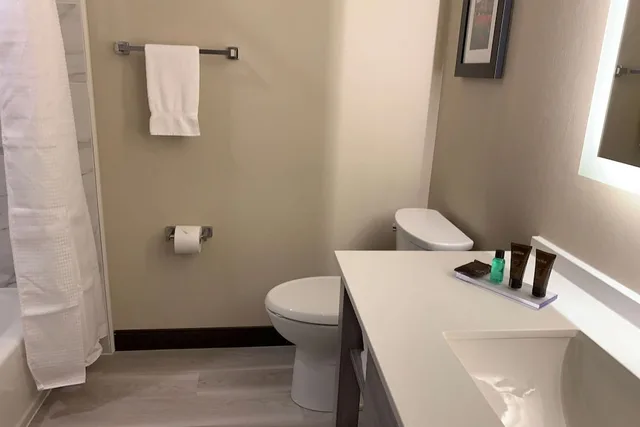 غرفة ديلوكس بسريرين كوين، Wingate by Wyndham Kanata West Ottawa 9/10
