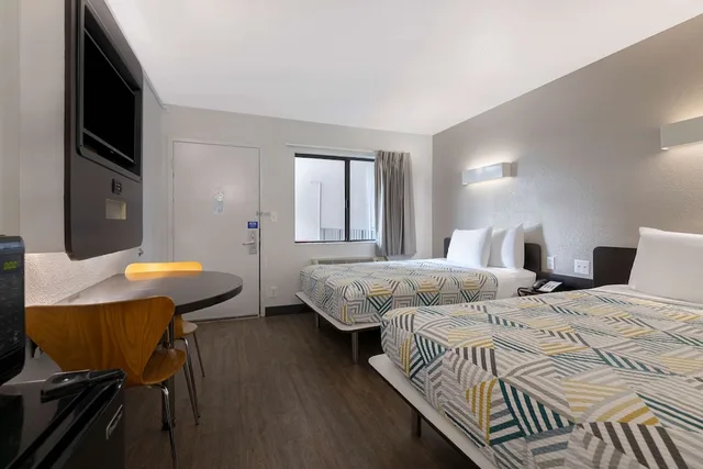 غرفة قياسية بسريرين مزدوجين، Motel6 San Antonio, TX - West SeaWorld 2/9