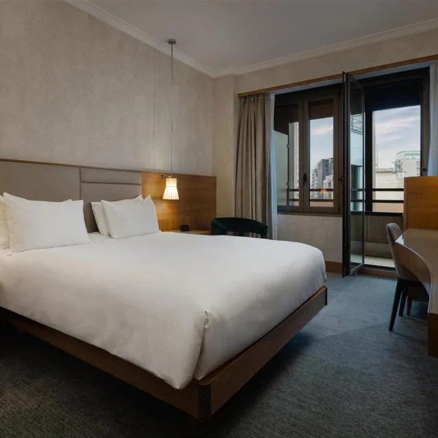 غرفة ديلوكس بسرير كينج وسرير كوين، Hilton Milan Hotel 1/7