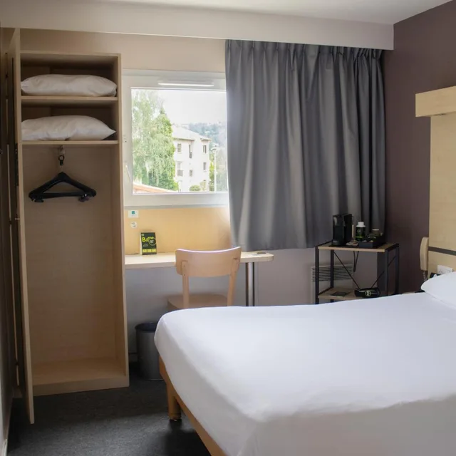 Superior, Double Bed, B&B Hotel Le Puy-En-Velay 1/5