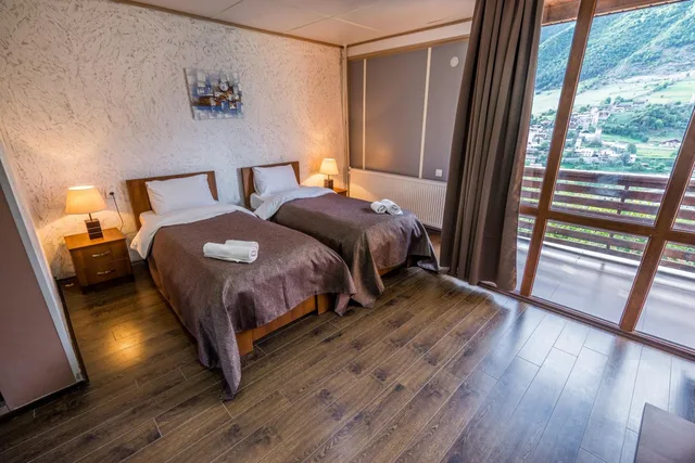 غرفة بسريرين منفصلين بشرفة، Hotel Banguriani 6/10