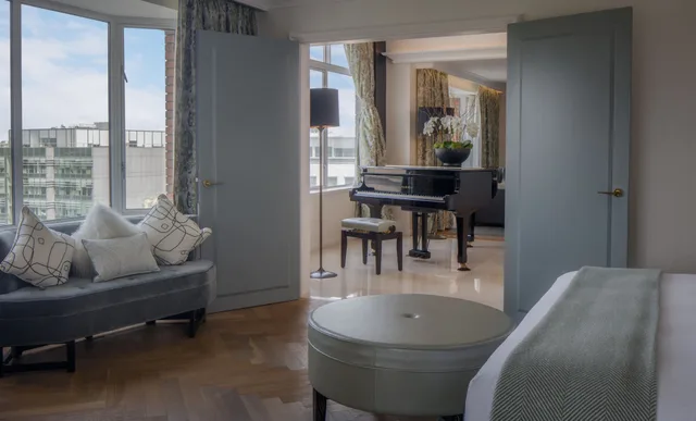 جناح رئاسي بسرير كينج، Conrad Dublin 9/9