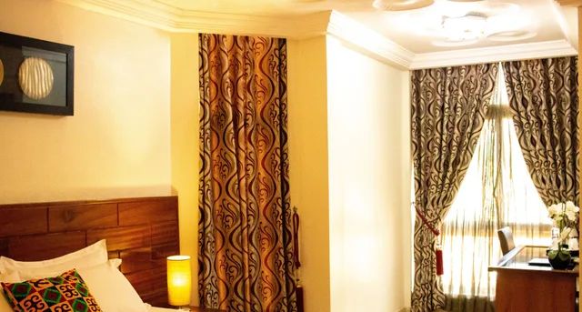 غرفة قياسية بسرير مزدوج، Airport West Hotel 10/10