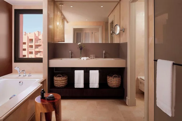 جناح بسرير كينج بإطلالة على الحديقة، Tivoli La Caleta Tenerife Resort 4/4