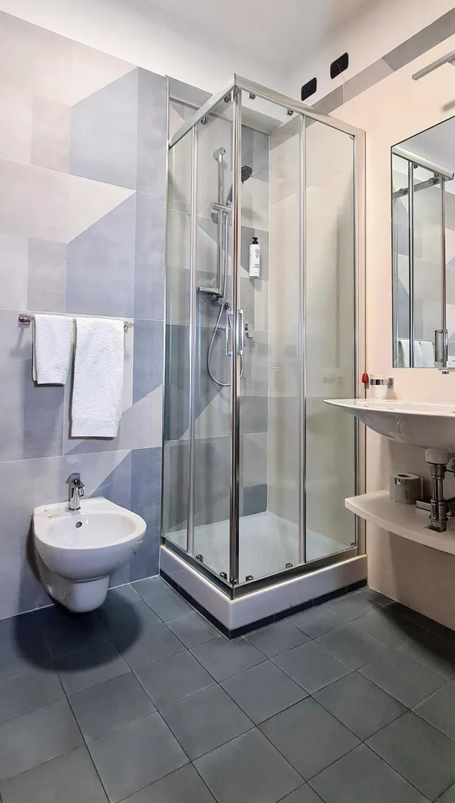 غرفة ثلاثية، Hotel La Villetta 7/7