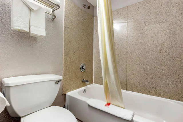 غرفة قياسية بسريرين كوين للمدخنين، Econo Lodge Rock Hill Northeast 4/4