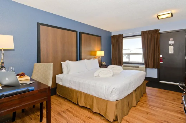غرفة بسرير كينج، Centro Motel 2/9