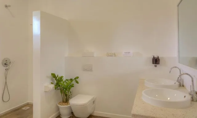 Garden, 1 King and 1 Single Beds، Diamonds Mapenzi Beach Zanzibar 5/6
