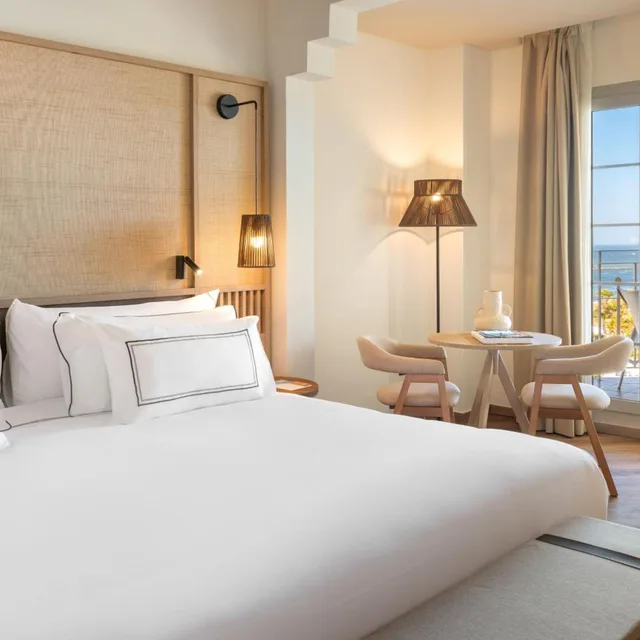 غرفة بريميوم بسرير مزدوج بإطلالة، Melia Atlantico Isla Canela 1/10