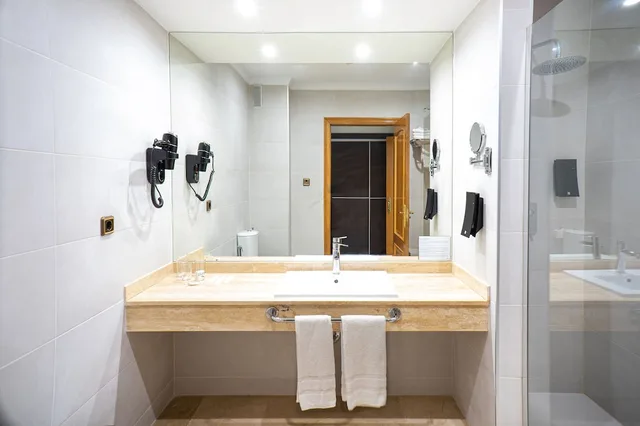 غرفة بسريرين منفصلين، Hotel Mainake Sl 6/6