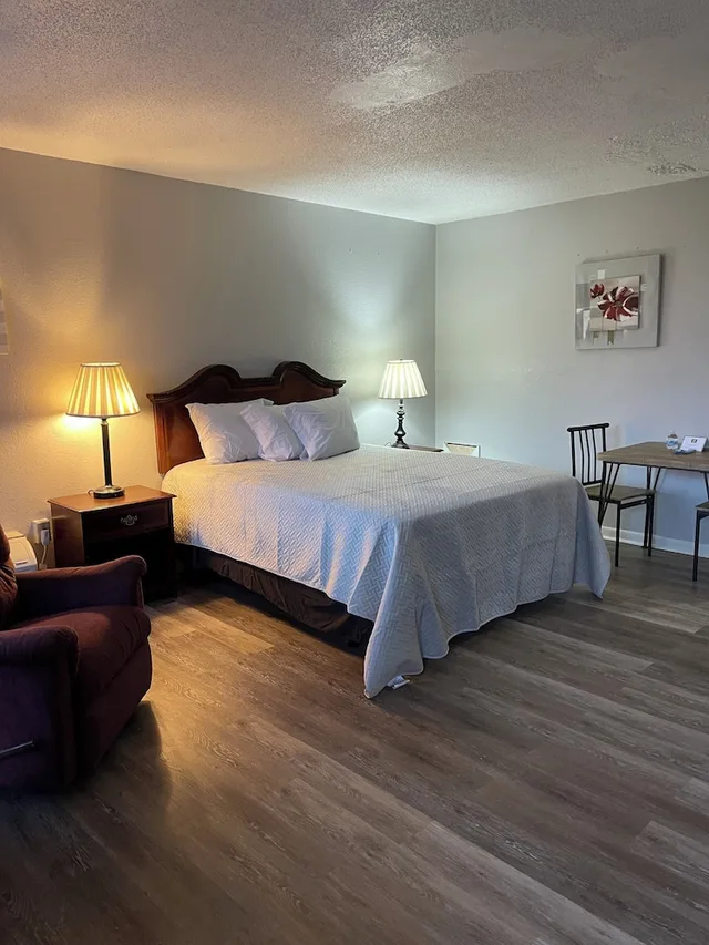 Deluxe, Single, Queen Bed, ANS Inn & Suites 10/10