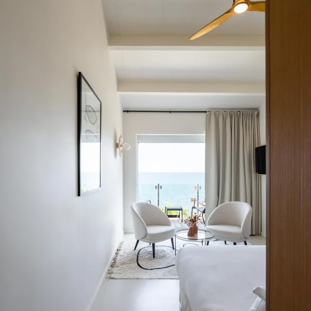 غرفة سوبيريور بإطلالة على البحر بشرفة، Les Elmes Hotel Spa 2/8