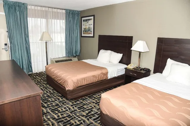 غرفة بسرير مزدوج للمدخنين لذوي الإعاقة، Quality Inn and Suites York PA 2/6