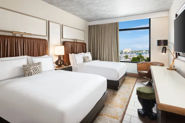 Guest Room, 2 Queen Beds, Marina View, The Ben, Autograph Collection 7/10