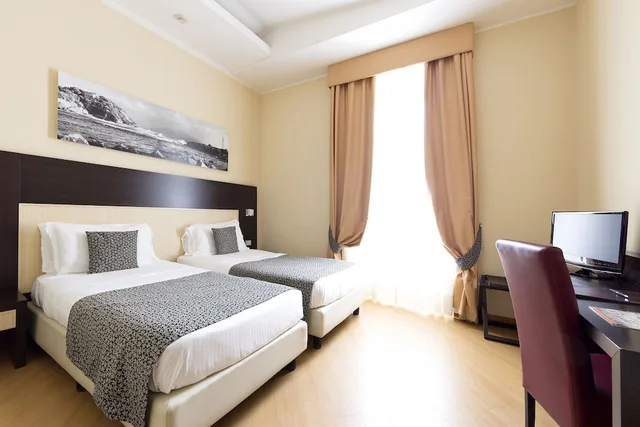 غرفة عائلية بسريرين مزدوجين، Hotel Naples 1/4