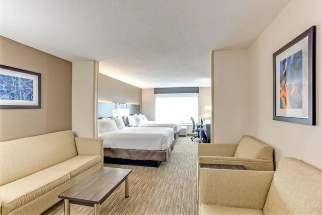 Suite, Multiple Beds, Sofa، Holiday Inn Express Hotel & Suites Bethlehem 1/7