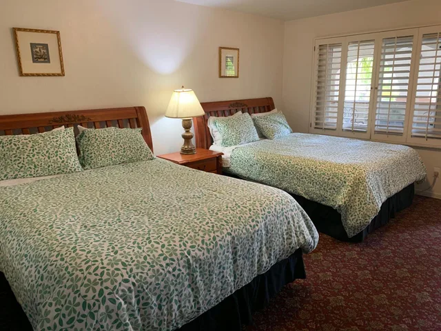 غرفة بسريرين كوين، Chantico Inn 4/7