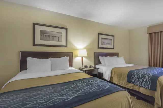 غرفة قياسية بسريرين كوين، Comfort Inn And Suites Edson Yellowhead Highway 2/10