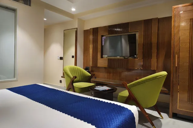 غرفة ديلوكس بسرير كينج، HOTEL GRAND PLAZA. 4/8