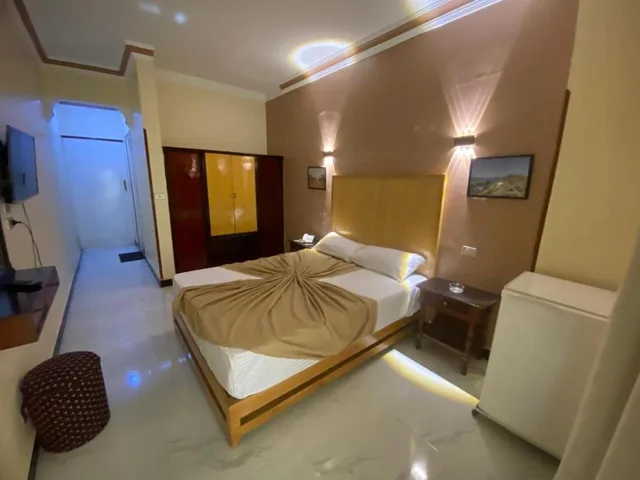 غرفة كومفورت بسرير مزدوج أو سريرين منفصلين، Shady Hotel 2/4