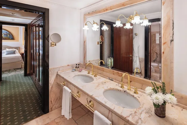 جناح بسرير كينج وسريرين منفصلين، Starhotels Du Parc 6/11