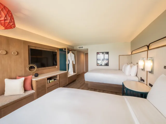 Premium, 2 Double Beds, Ocean View, Crowne Plaza Resort Guam 3/10