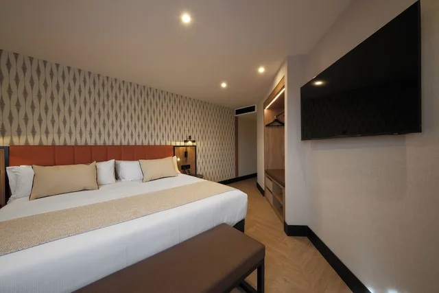 Deluxe, Family, 1 Double and 1 Single Bed, Catalonia Park Putxet 2/5