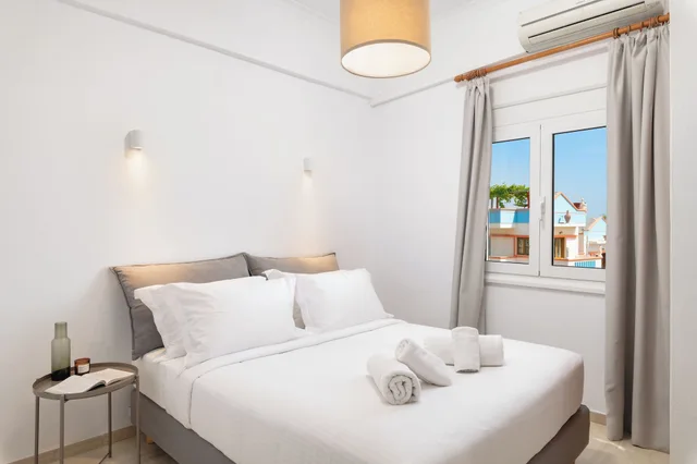 شقة عائلية بسرير كوين وسريرين منفصلين بغرفة نوم واحدة، Thelesi Apartments 2/10