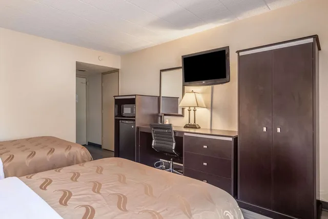 غرفة بسريرين مزدوجين، Quality Inn & Suites Indiana South 2/3