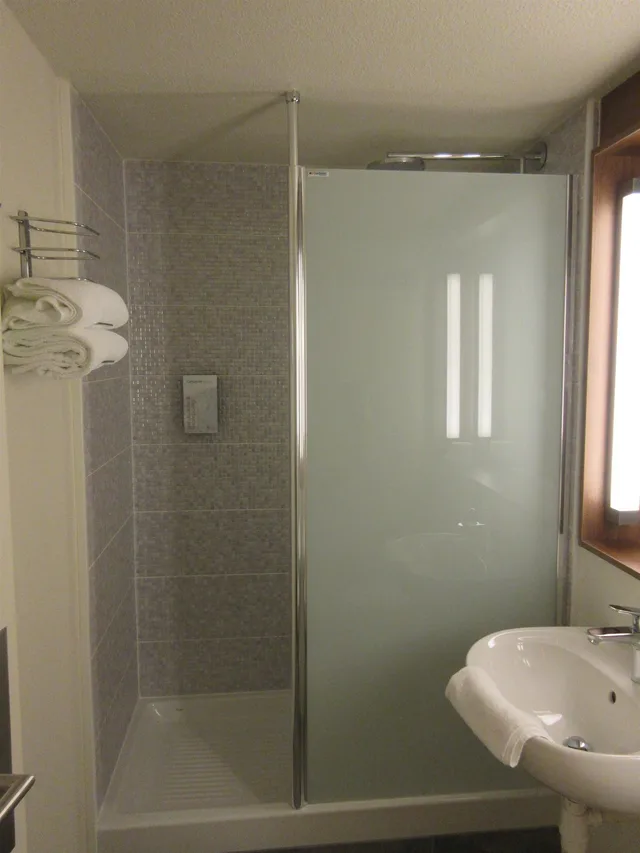 Standard, Double Bed, CAMPANILE BAYEUX 3/4