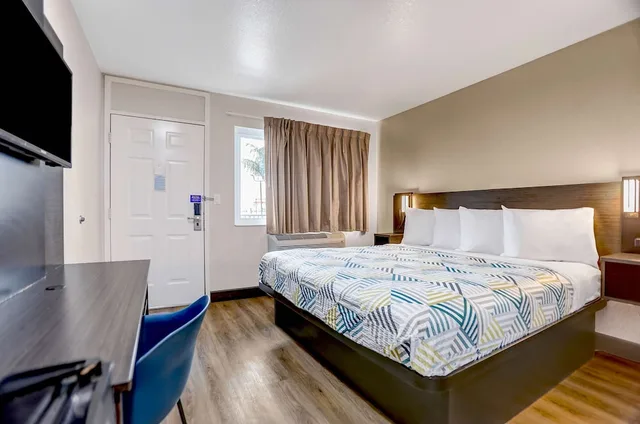 غرفة ديلوكس بسرير كينج، Motel6 San Bernardino, CA - South 1/6