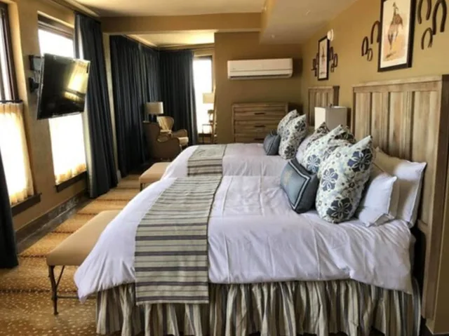 غرفة فاخرة بسريرين كوين لذوي الإعاقة، Frontier Hotel Pawhuska 1/4