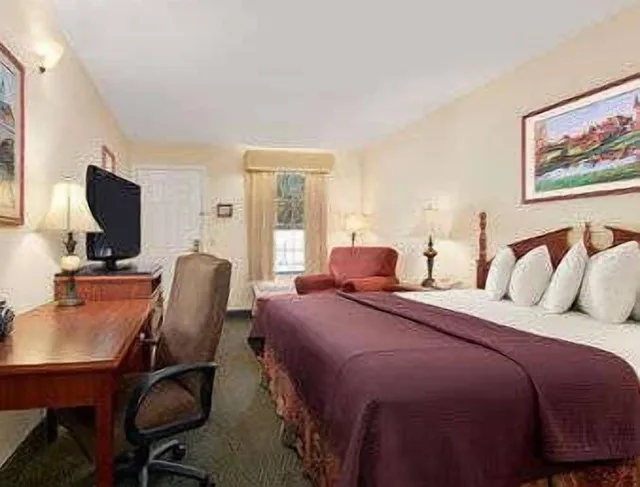 غرفة قياسية بسرير كينج، Baymont By Wyndham Eufaula 3/4