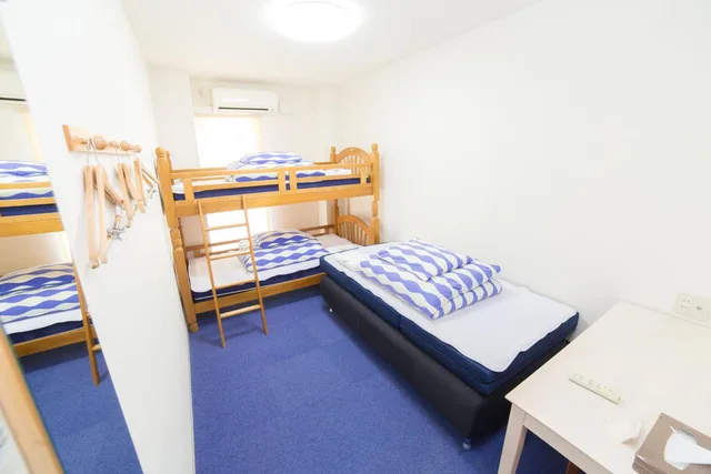 غرفة قياسية بسريرين منفصلين مع أريكة، Backpackers Hostel K Apos S House Kyoto 1/1