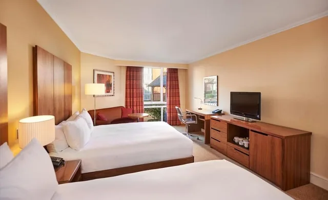 غرفة عائلية بسريرين مزدوجين مع أريكة، Orida Maidstone 1/3