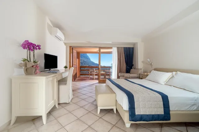 غرفة بريستيج بإطلالة على البحر، Hotel Torre Di Calapiccola 2/10