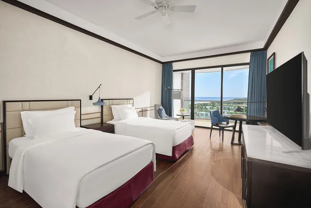غرفة ديلوكس بسريرين منفصلين بإطلالة على البحر، Vinpearl Resort and Golf Nam Hoi An 6/10