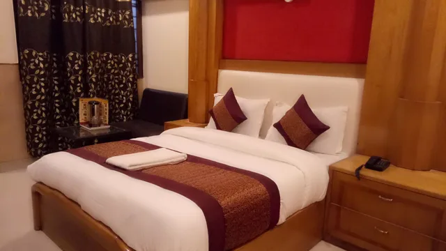 Deluxe, Double Bed, Hotel Kumar Palace 3/10