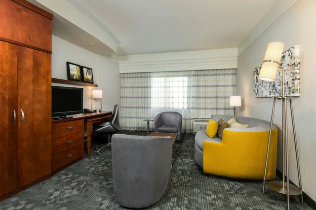 جناح، Courtyard By Marriott Houston By the Galleria 2/4