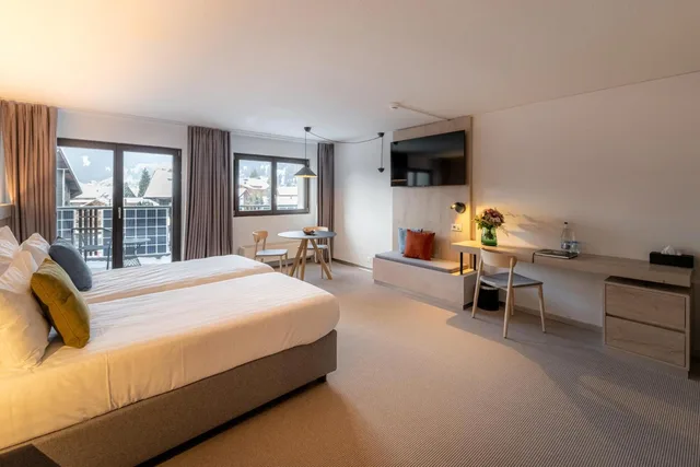 غرفة سوبيريور بسرير مزدوج أو سريرين منفصلين، Victoria Hotel & Residence 1/4