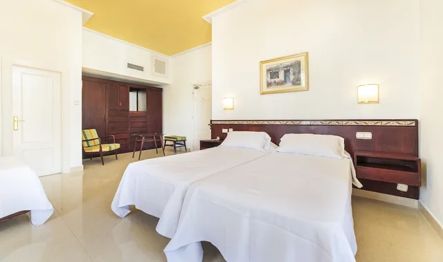Room, Single, Twin Beds, Globales Reina Cristina 2/8
