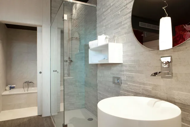 Suite, King Bed, Hot Tub, Sb Plaza Europa 7/10