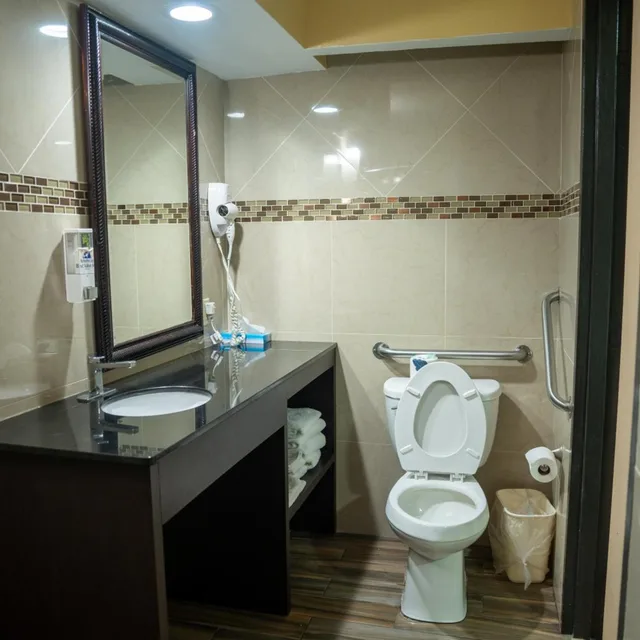 غرفة رباعية، Americas Best Value Inn Ft. Myers 7/9