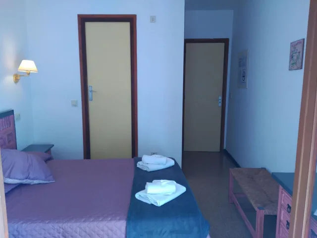 Interior, Economy, Double Bed, Miami Hotel 5/7
