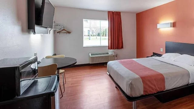 غرفة قياسية بسرير مزدوج لذوي الإعاقة، Motel6 Lebanon, IN 1/7