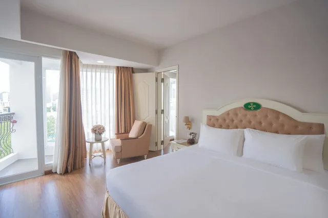 Deluxe, Queen Bed, City View, Isena Nha Trang Hotel 4/10