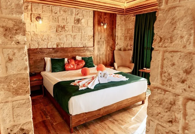 جناح بريميوم بسرير كينج بحوض جاكوزي، Flavia Cappadocia Hotel 3/10