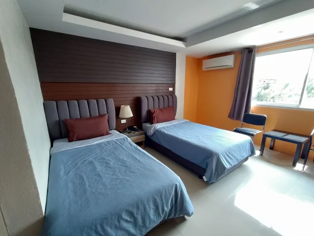 City, Twin Beds، The Avail 1/4