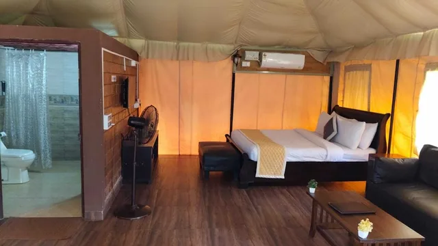 Swiss, Luxury, Twin Beds، The Three Hills 1/2