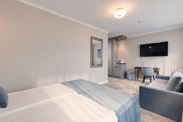 غرفة سوبيريور رباعية مع أريكة، Hotel Meridian 1/2